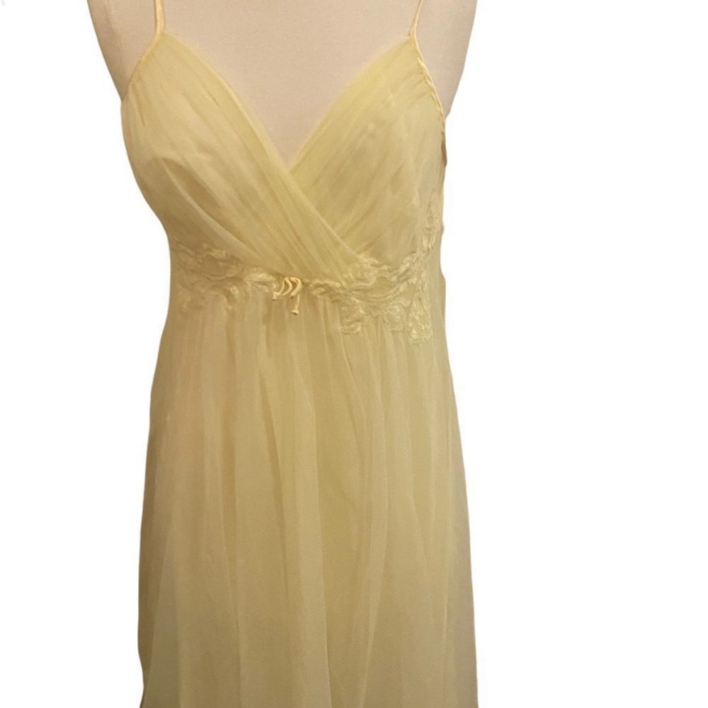 Very sweet, chiffon, soft yellow nightgown